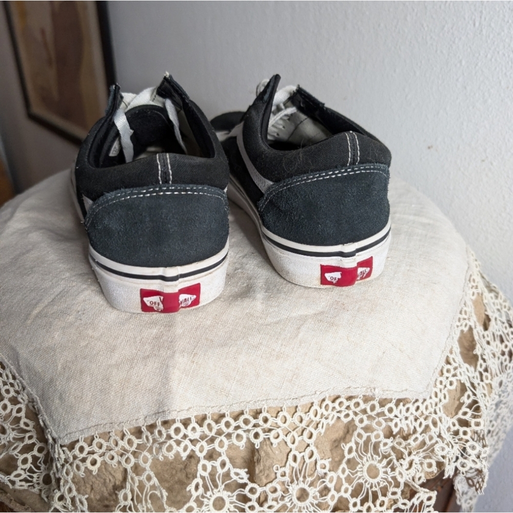 Vans Women's Black and White Sneakers Unisex - Picture 4 of 12